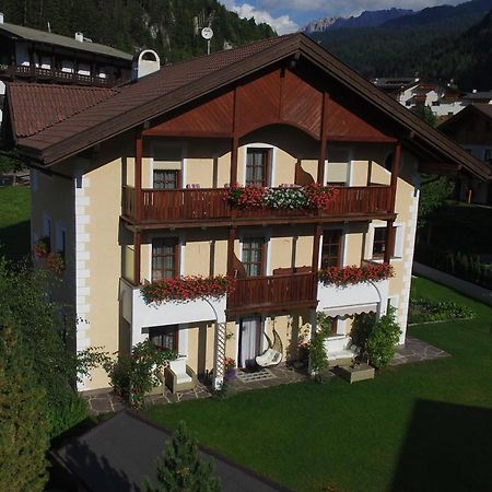 Apartments Vaiolet Santa Cristina Val Gardena Exteriör bild
