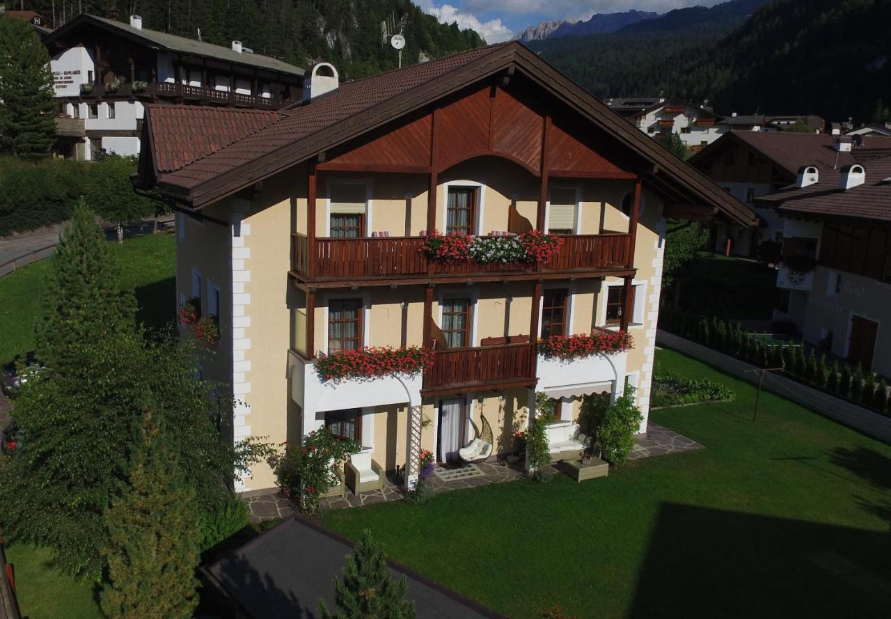 Apartments Vaiolet Santa Cristina Val Gardena Exteriör bild